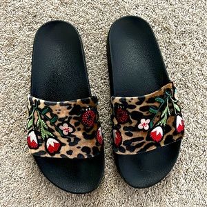 Steve Madden floral slides